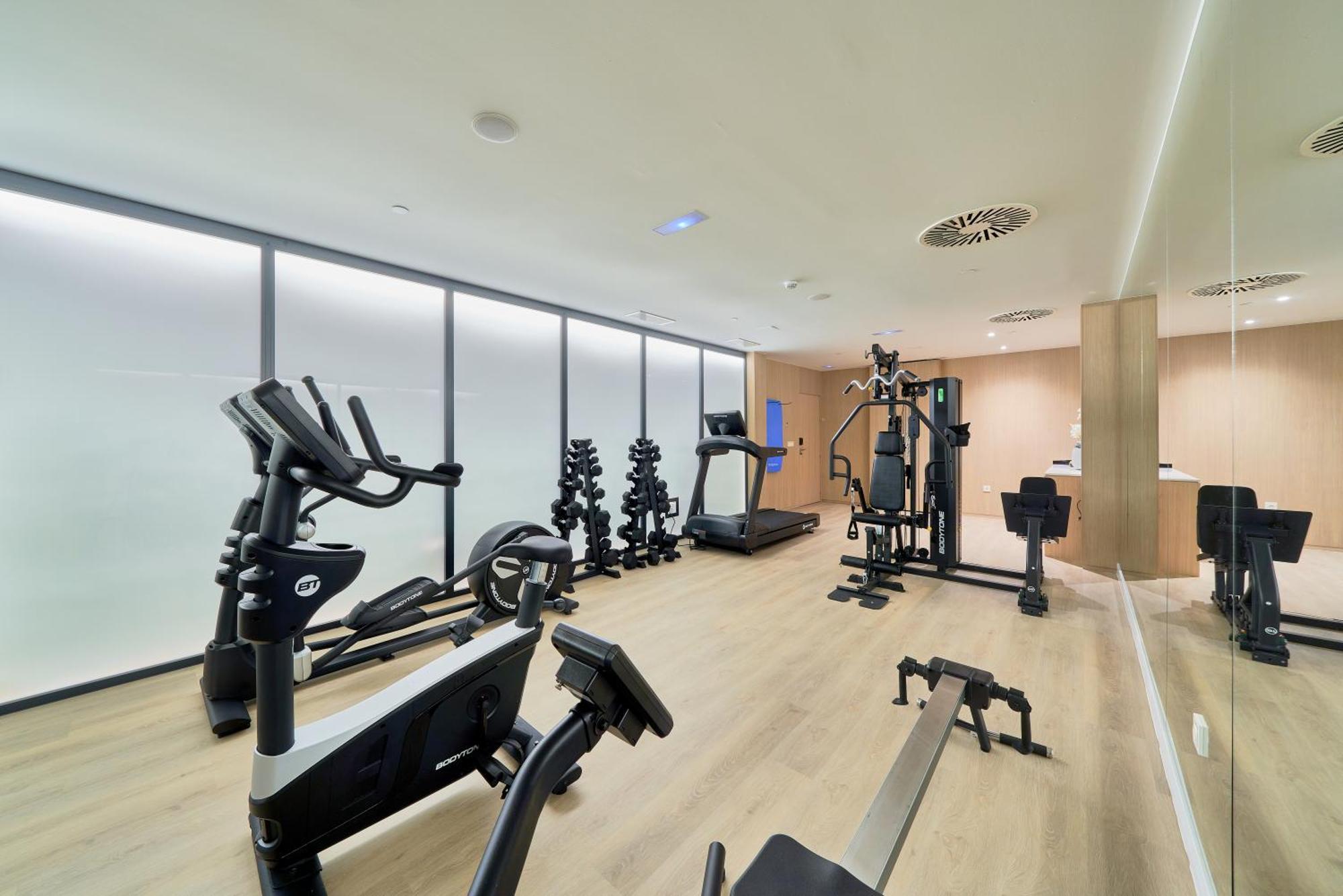 Eurostars Oasis Marbella Hotel Ngoại thất bức ảnh